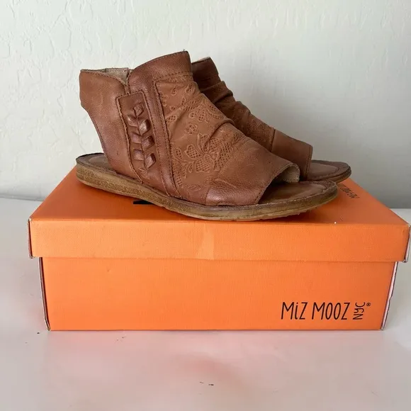 Miz Mooz Leather open toe Sandals Flaire Brandy 38 US 7.5-8