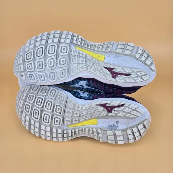 Mizuno Wave Sky 4 Waveknit Women's Running Shoes Size 8.5
