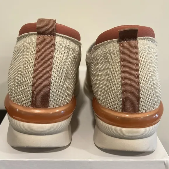 Modare by Ego Ultracomforto Women's Cream Slip-On Sneakers Size 7 NWOT