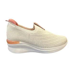 Modare by Ego Ultracomforto Women's Cream Slip-On Sneakers Size 7 NWOT