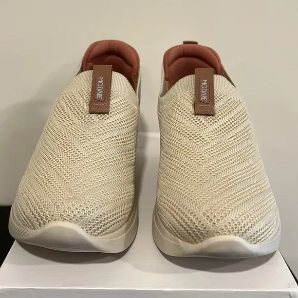 Modare by Ego Ultracomforto Women's Cream Slip-On Sneakers Size 7 NWOT