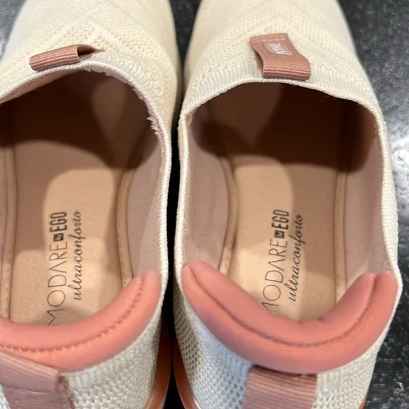 Modare by Ego Ultracomforto Women's Cream Slip-On Sneakers Size 7 NWOT