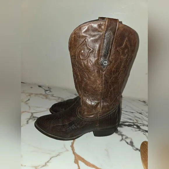 Montana Leg Ostrich Skin Mens Boots, Size 9, Asking $210.00