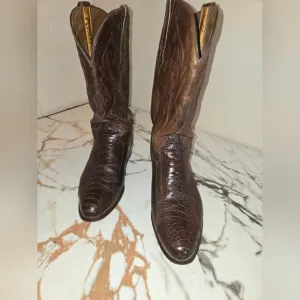 Montana Leg Ostrich Skin Mens Boots, Size 9, Asking $210.00