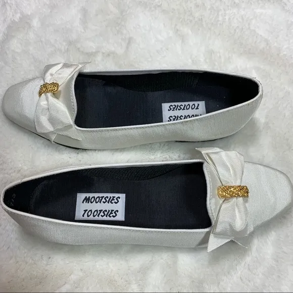 Mootsies Tootsies Vintage White Flats Size 7.5
