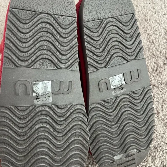 MOU Glacier Boots in red size 39