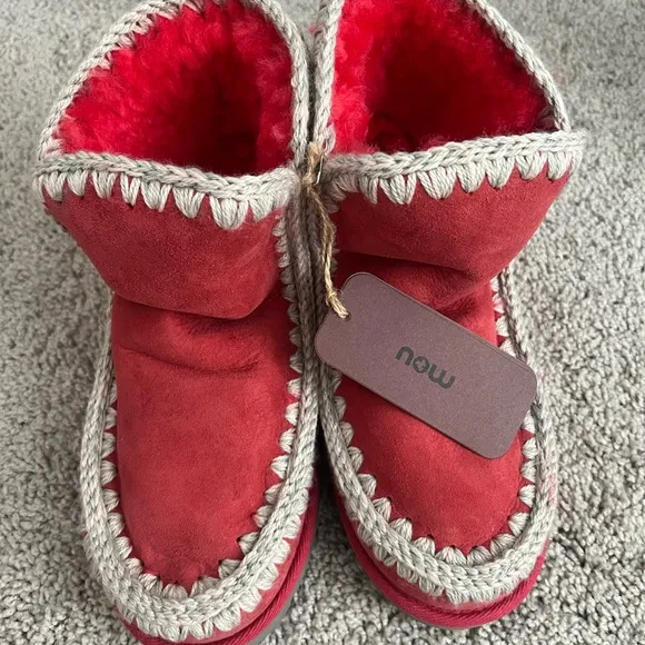 MOU Glacier Boots in red size 39