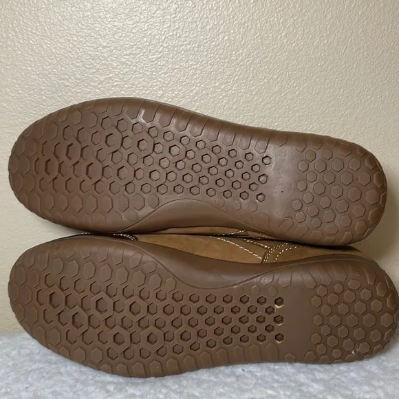 MUCK Luks Cow Leather Sneakers Size 9