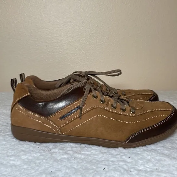 MUCK Luks Cow Leather Sneakers Size 9