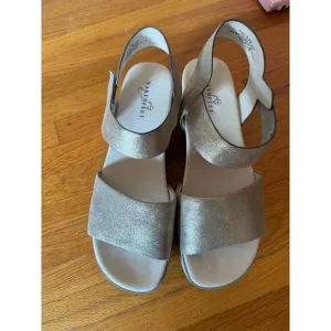 Naked Feet Wedge Samdals‎