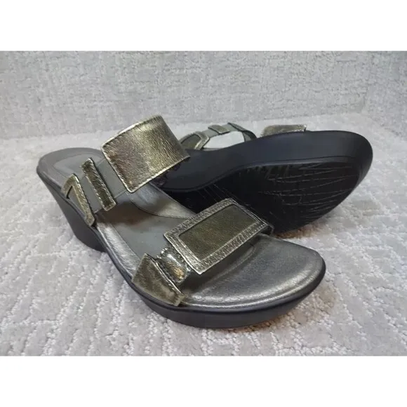 Naot Footwear Women's Size 38 EU 7 US Antique Gold Leather Slides Wedge Sandals