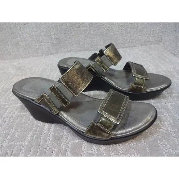 Naot Footwear Women's Size 38 EU 7 US Antique Gold Leather Slides Wedge Sandals