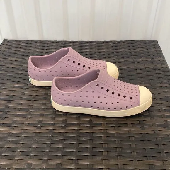 Native Jeffersons shoes, kid size junior 2
