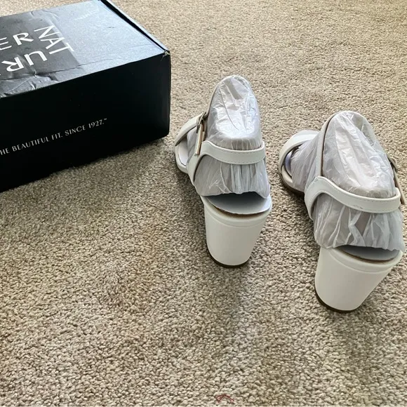 Naturalizer Bristol White Strappy Sandal Heels Size 10W New In Box