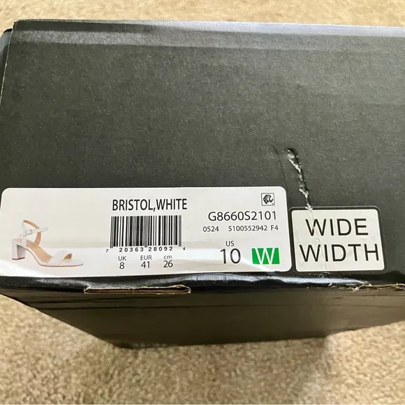Naturalizer Bristol White Strappy Sandal Heels Size 10W New In Box