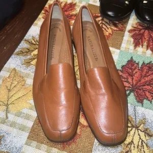 NATURALIZER leather shoes