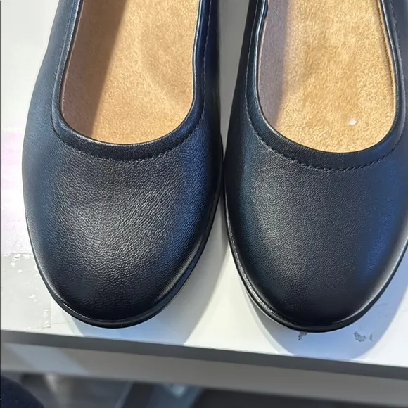 Naturalizer, size US 9M , (25cm) Black Leather Women's Flats , for woman