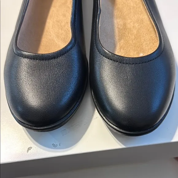 Naturalizer, size US 9M , (25cm) Black Leather Women's Flats , for woman