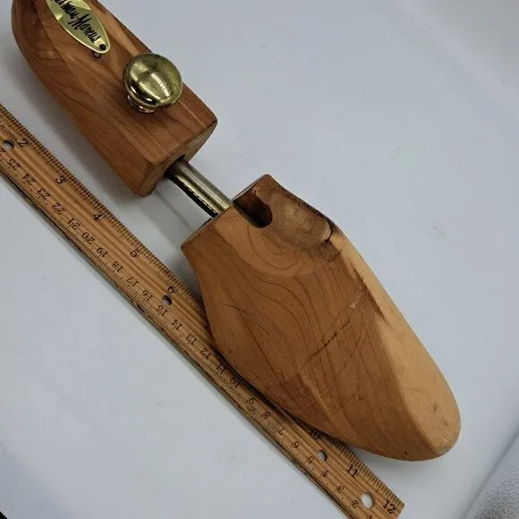 Neiman Marcus Elite Pair of Rochester Cedar Wood Shoe Trees Golf Boot Athletic L