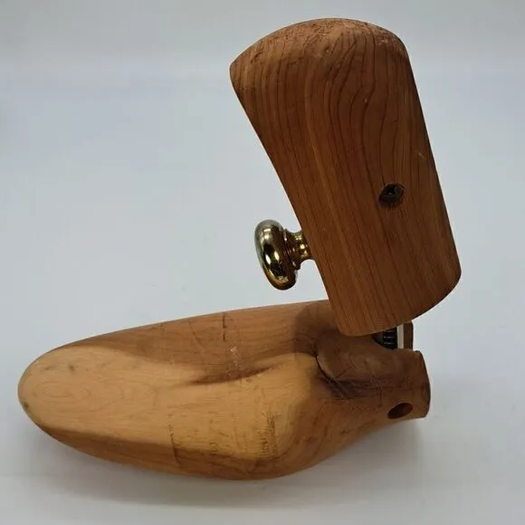 Neiman Marcus Elite Pair of Rochester Cedar Wood Shoe Trees Golf Boot Athletic L