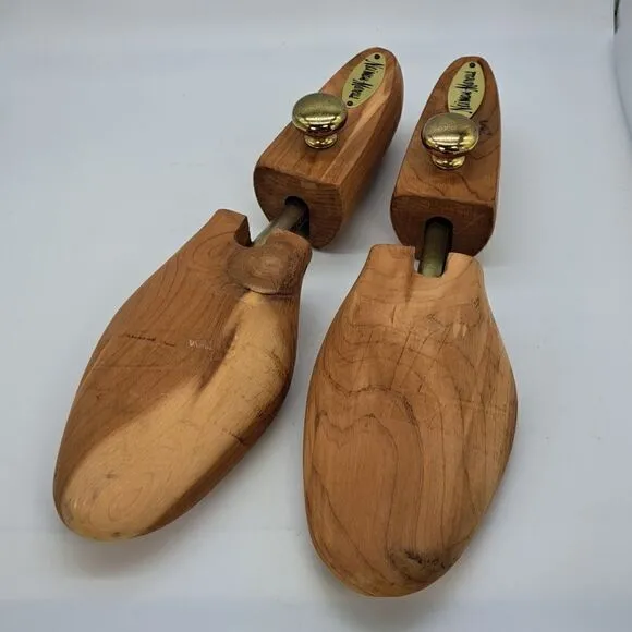Neiman Marcus Elite Pair of Rochester Cedar Wood Shoe Trees Golf Boot Athletic L