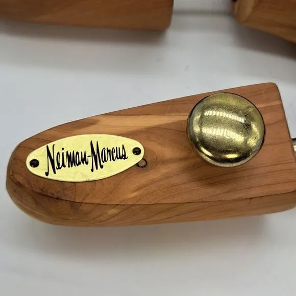 Neiman Marcus Elite Pair of Rochester Cedar Wood Shoe Trees Golf Boot Athletic L