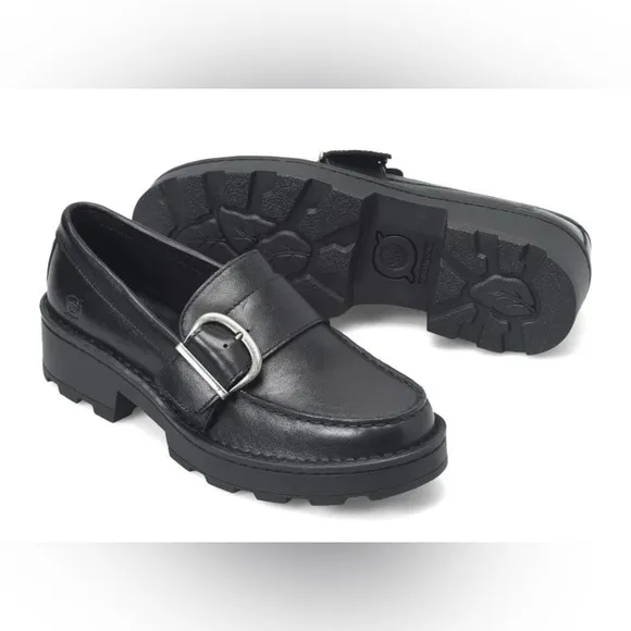 Never worn Women's Contessa 6.5M Black Loafers
