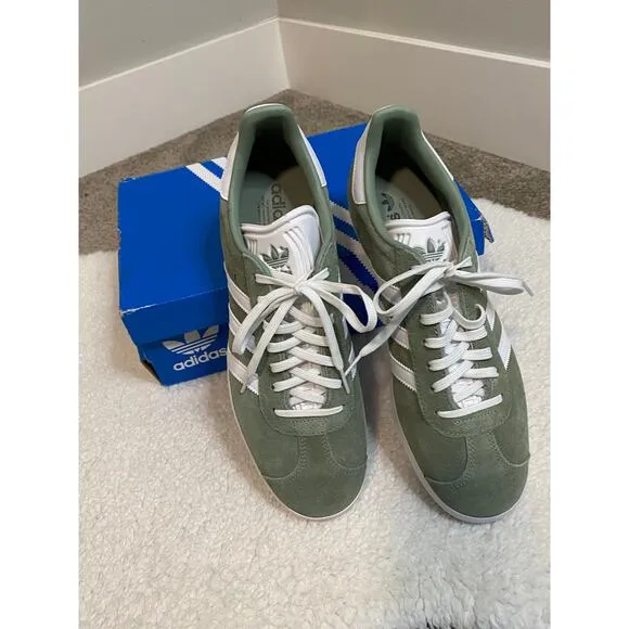 New Adidas Gazelle Women's Green/White Sneakers Size 11