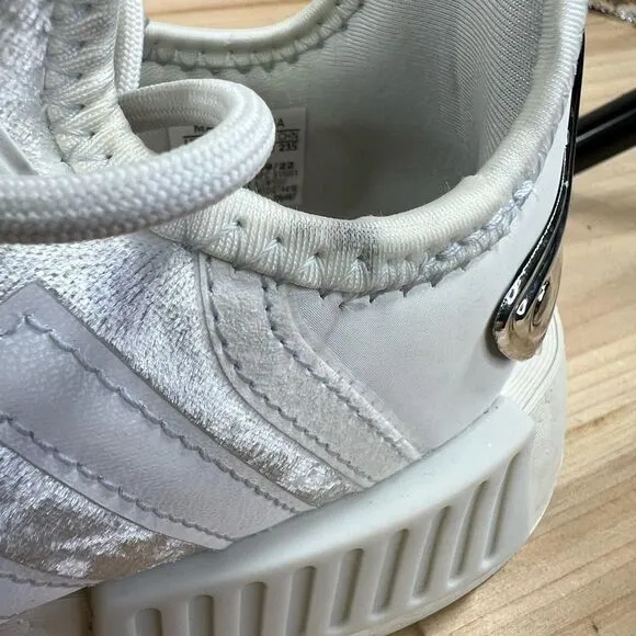 NEW Adidas NMD R1 running shoes womens 7 Velour Crystal White Silver