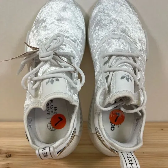 NEW Adidas NMD R1 running shoes womens 7 Velour Crystal White Silver