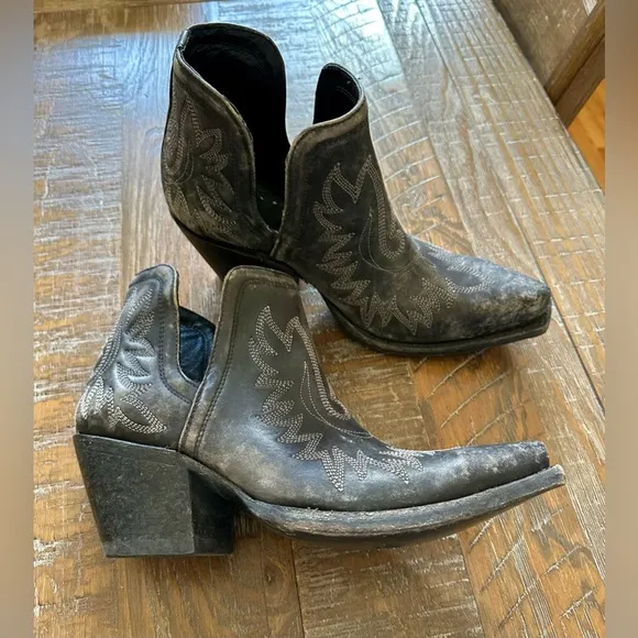 NEW Ariat Black Ankle Boots, Size 10