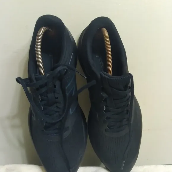 New Balance 520 Men's Black Running Shoes Sz 11