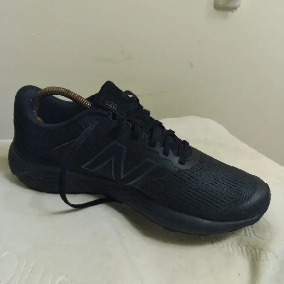 New Balance 520 Men's Black Running Shoes Sz 11