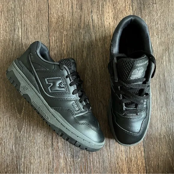 New balance 550 black gray sneakers shoes youth or men’s 5 6.5 women’s