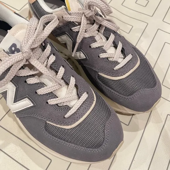 New Balance 574 unisex sneakers