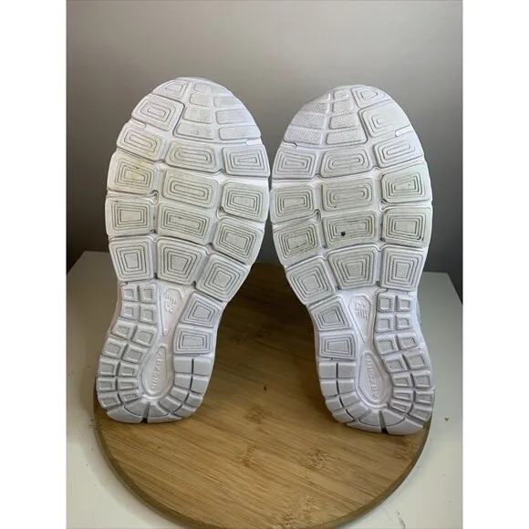 New Balance 840v3 Womens Size 10 Running Shoes White Sneakers WW840GP3
