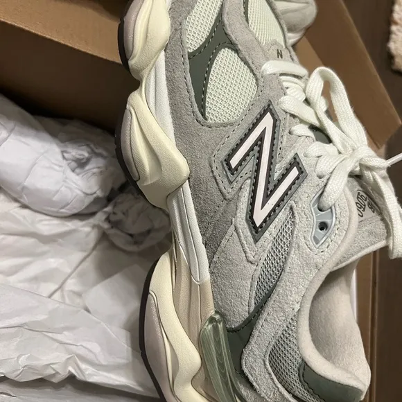New Balance 9060- Olivine- Size 4.5 Men’s, 6 Women’s (worn once)