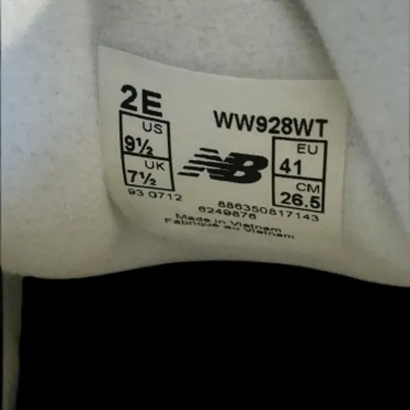 New Balance 928 White Unisex Athletic Sneakers - Sz. 9.5