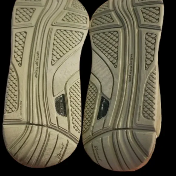 New Balance 928 White Unisex Athletic Sneakers - Sz. 9.5