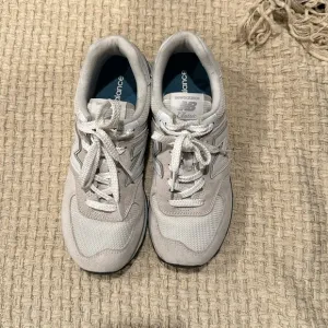 NEW BALANCE CLASSIC 574  WL574EVW SIZE 8 WOMENS MENS 6 1/2