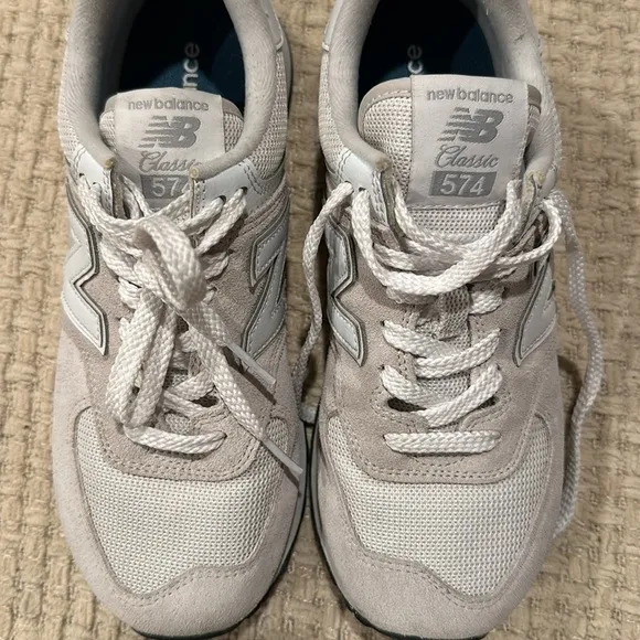 NEW BALANCE CLASSIC 574  WL574EVW SIZE 8 WOMENS MENS 6 1/2
