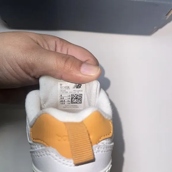 New Balance Kids' White and Orange Sneakers size 6 Toddler