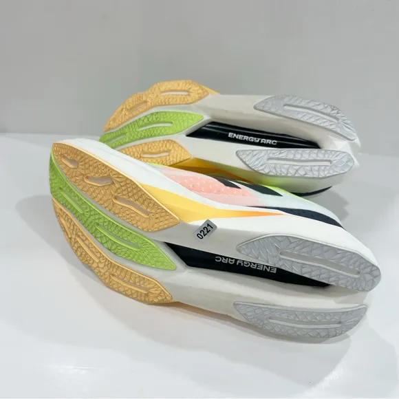 New Balance Men's FuelCell SuperComp Elite V4 Running Shoes
