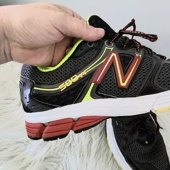 New Balance men's size 10 580V4 running shoes sneaker athletic