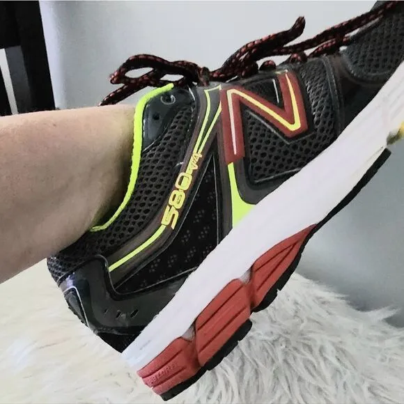 New Balance men's size 10 580V4 running shoes sneaker athletic