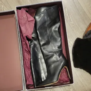 New Bruno Magli Elegant Black Leather Women's Boots