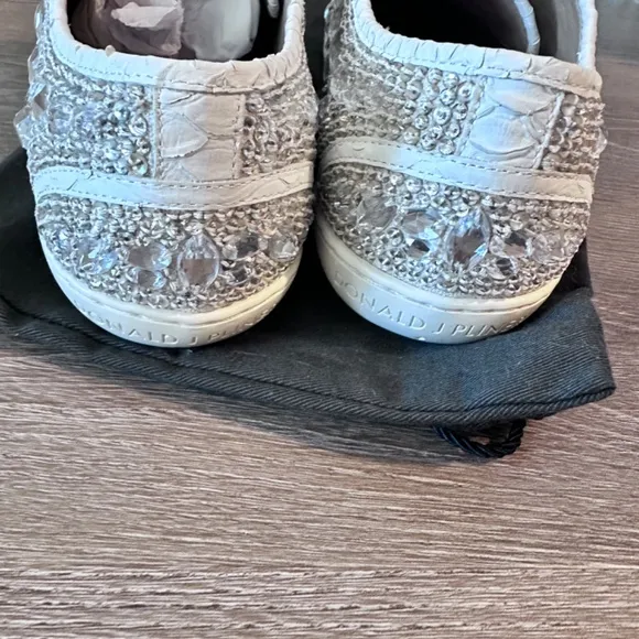 NEW Donald J   Lisa Pliner Midori Crystal Sneakers, 8,5M
