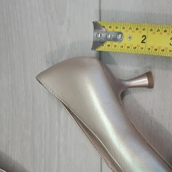 NEW Donald J Pliner Women Dress Heels Pointed Toe shoes sz 6.5M