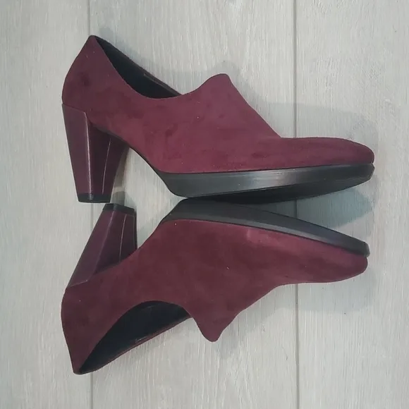 NEW Ecco Womens Suede Danish Design Heels shoes sz 37 US 6-6.5