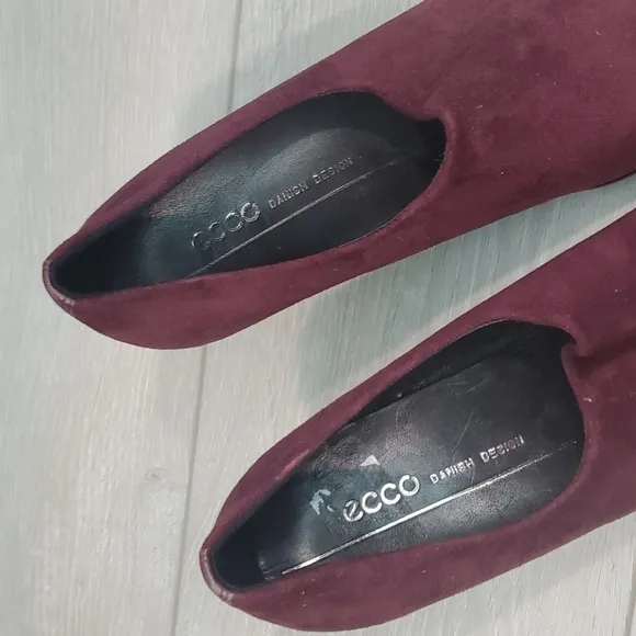 NEW Ecco Womens Suede Danish Design Heels shoes sz 37 US 6-6.5